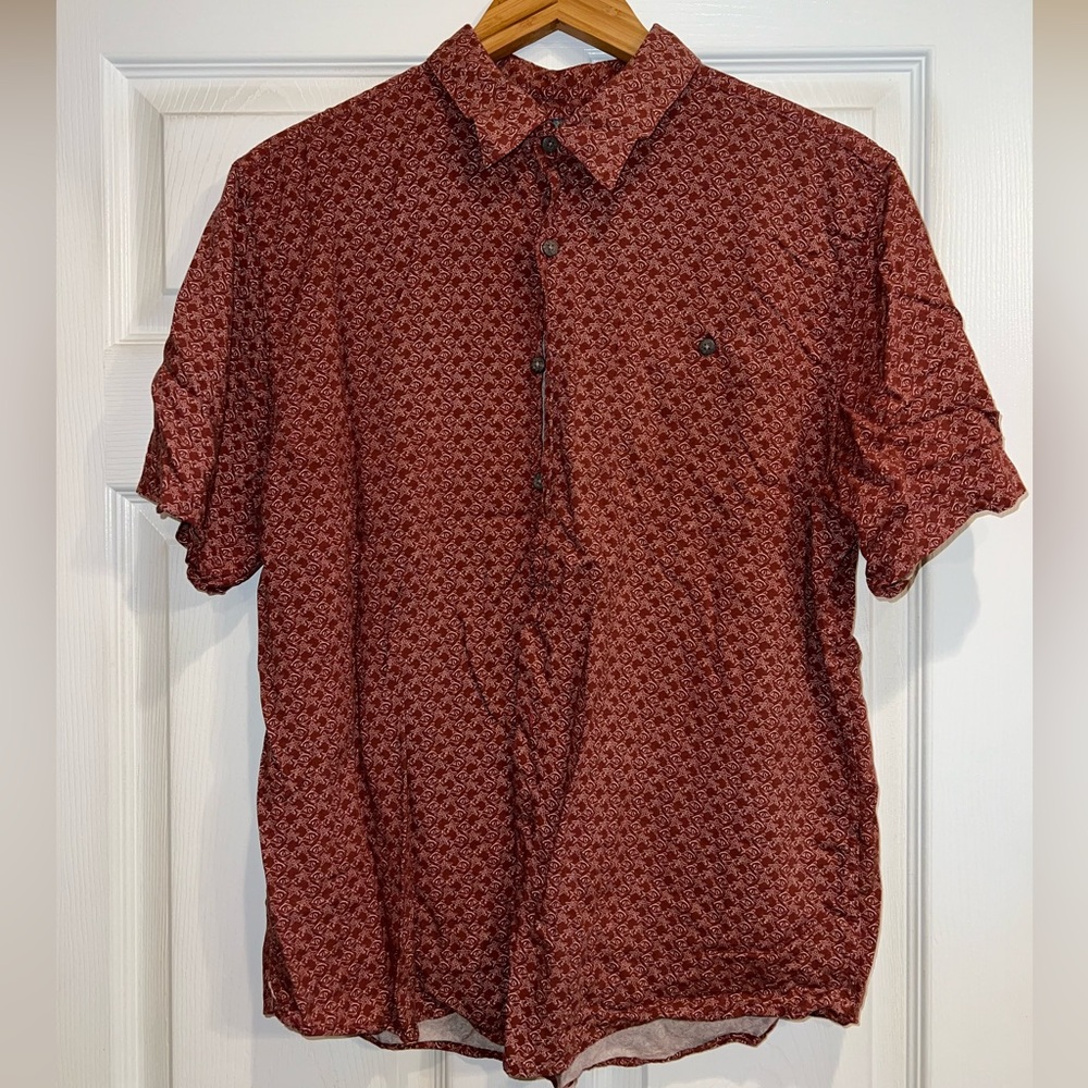 Campia Men’s button down shirt. Size large. EUC